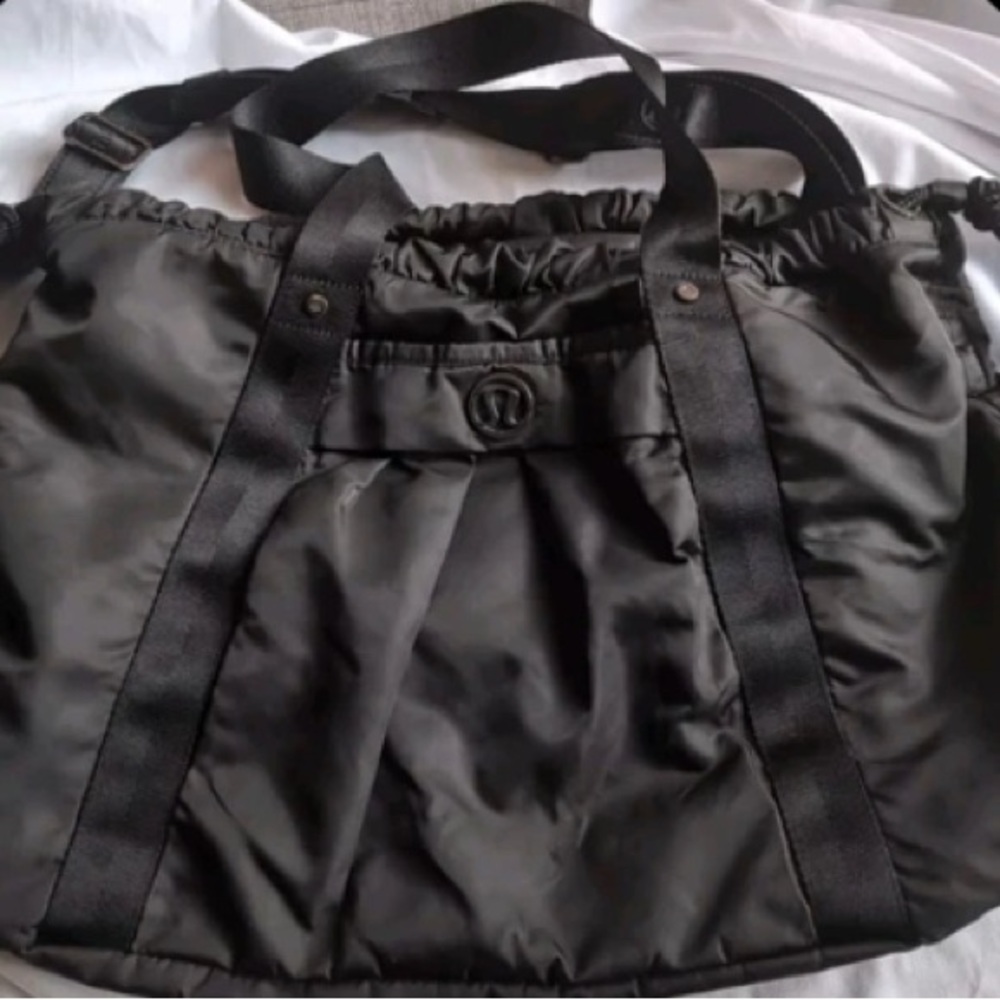 Like New- Lululemon Athleta Overnight Gym/Duffel w/ laptop comp. - Picture 3 of 9